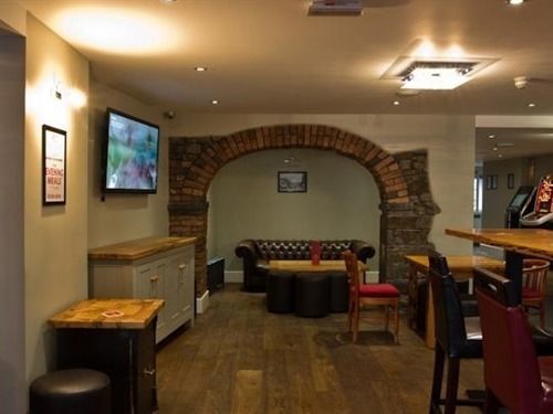 Cambrian Inn Tredegar ภายนอก รูปภาพ