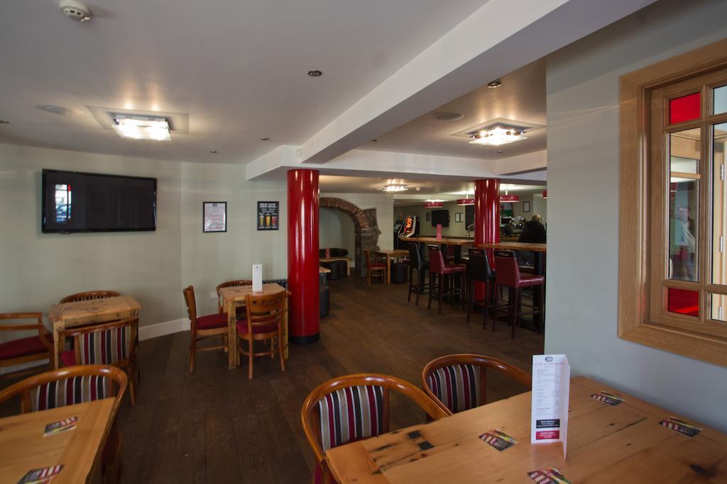 Cambrian Inn Tredegar ภายนอก รูปภาพ